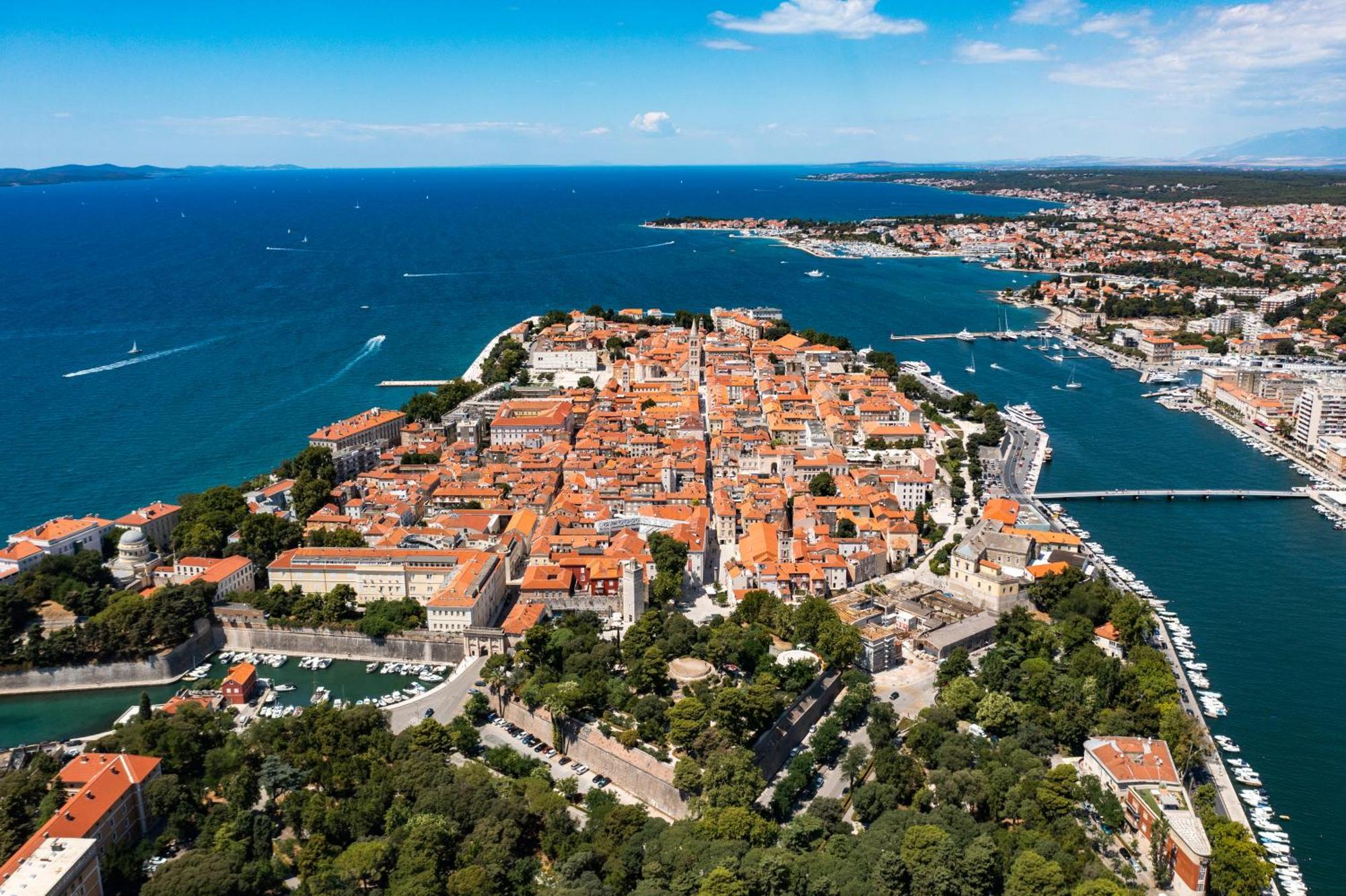 Apartamento Duo Soles - With Private Parking Near Zadar *