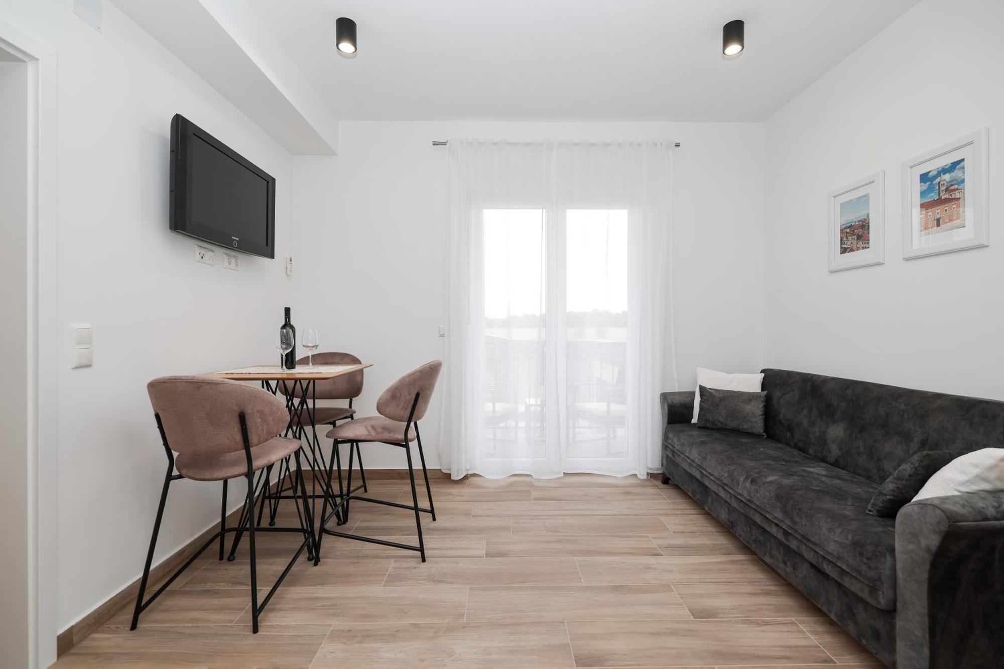 Duo Soles - With Private Parking Near Zadar Murvica (Policnik)