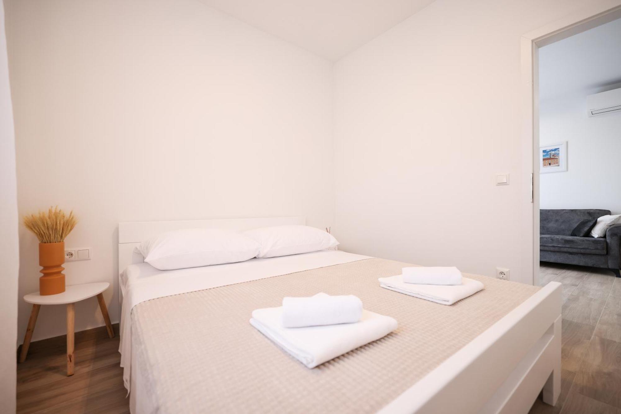 Apartamento Duo Soles - With Private Parking Near Zadar Murvica (Policnik)