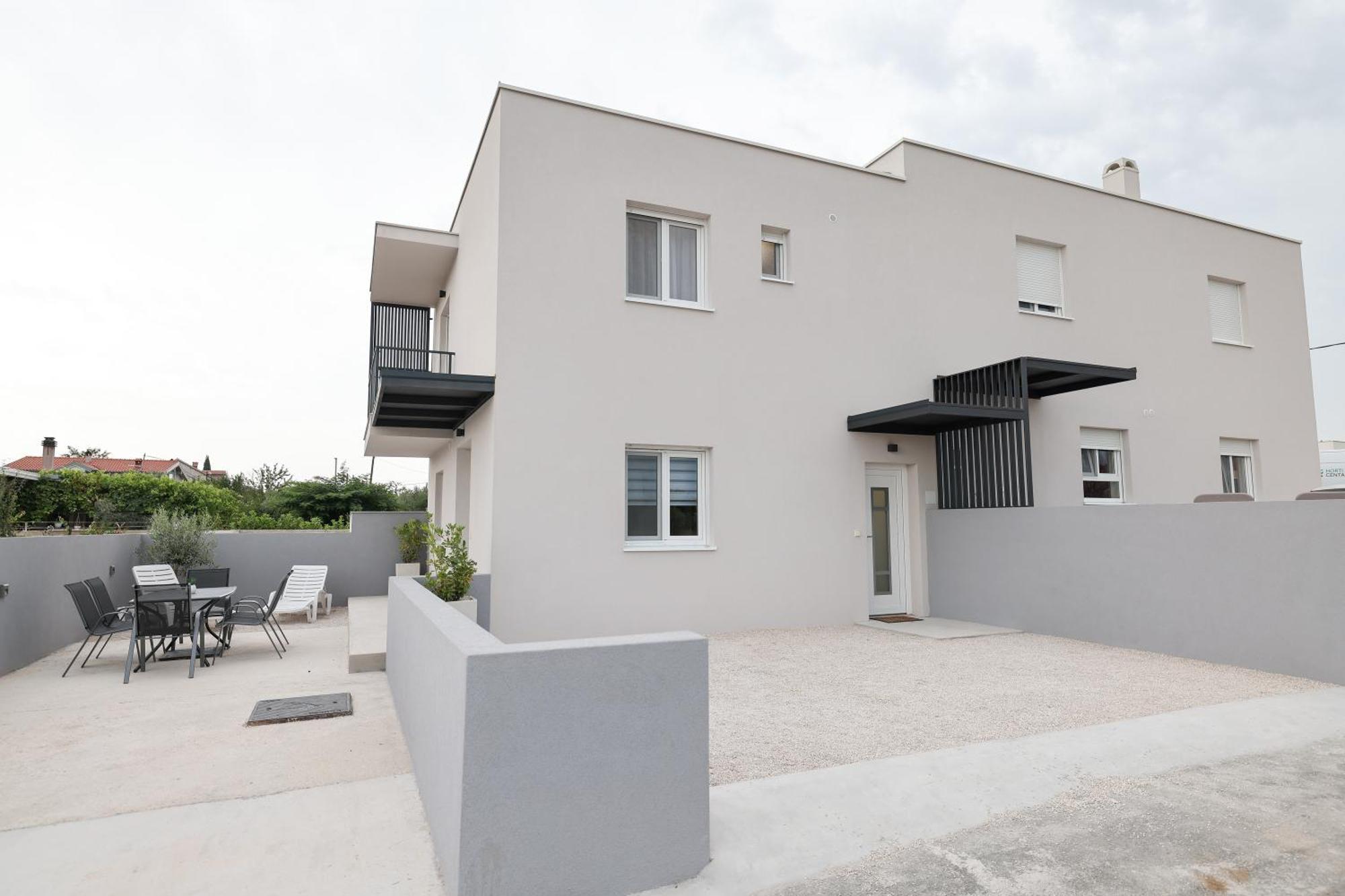 Duo Soles - With Private Parking Near Zadar Apartamento