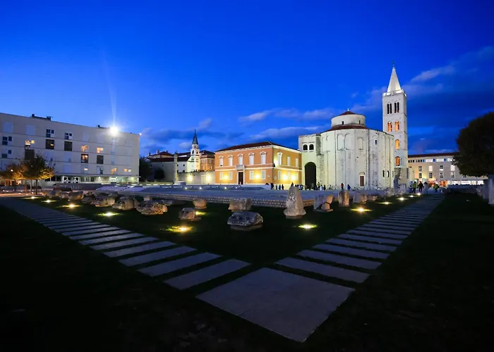 Duo Soles - Apartments With Private Parking Near Zadar