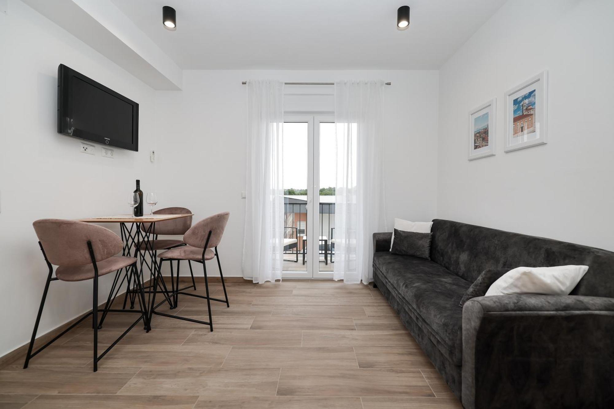 Duo Soles - With Private Parking Near Zadar * Murvica (Policnik)