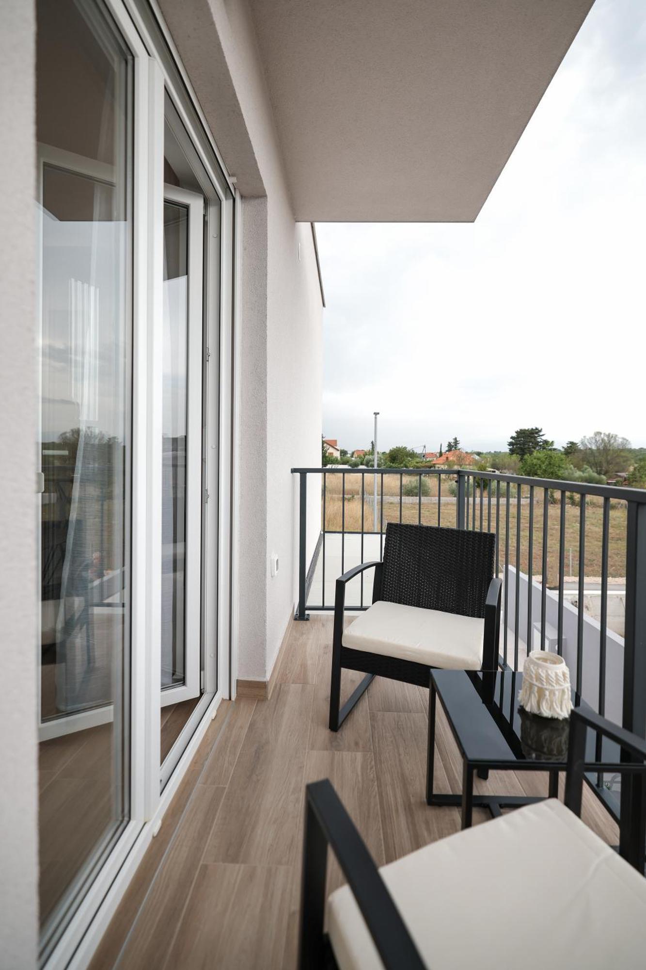 Duo Soles - With Private Parking Near Zadar Apartmán